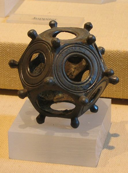 http://www.chronoton.ru/sites/default/files/img/stat/2017/01/31/444px-roman_dodecahedron.jpg